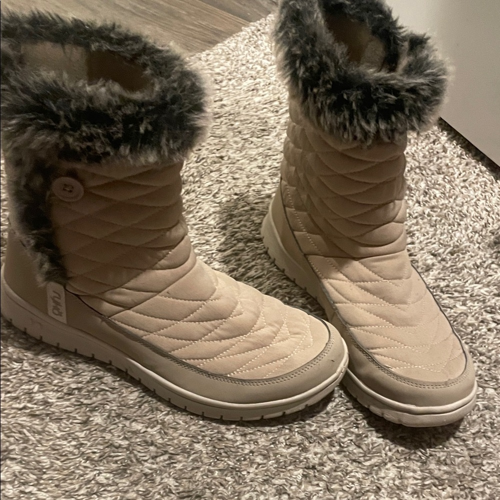 FREE in bundle RYKA  Women's Quilted Beige Winter Boots 10